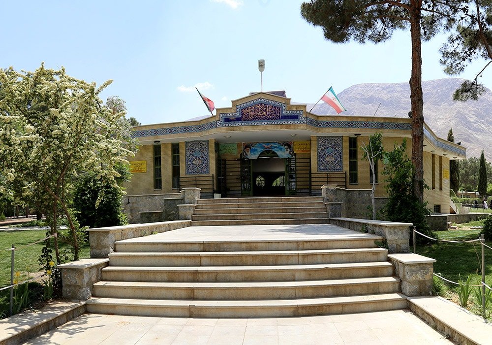نمازخانه و مسجد